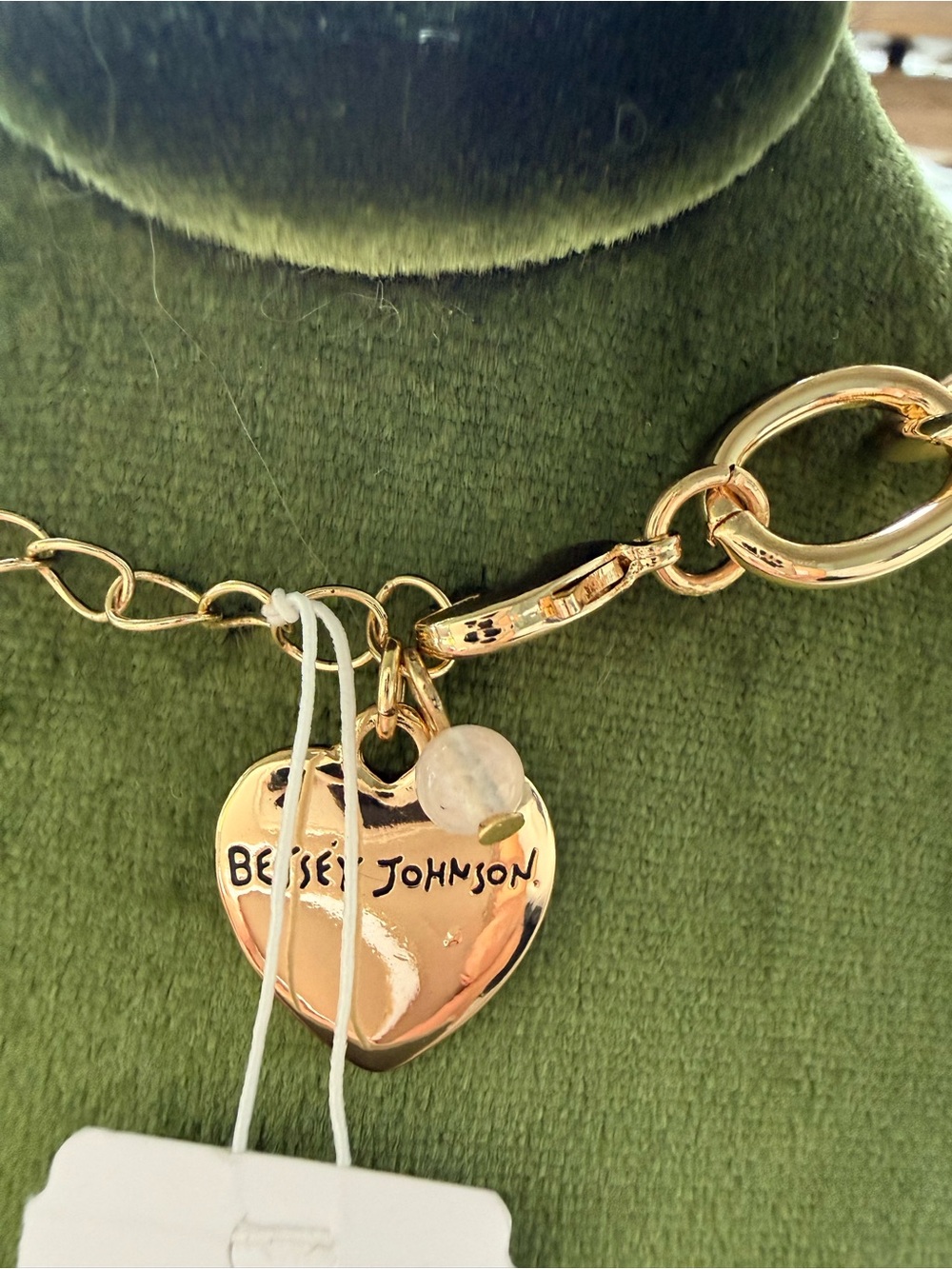 Betsy Johnson Gold Sea Life Charm Necklace w/ Iridescent Shell and Red Starfish - Picture 8 of 10